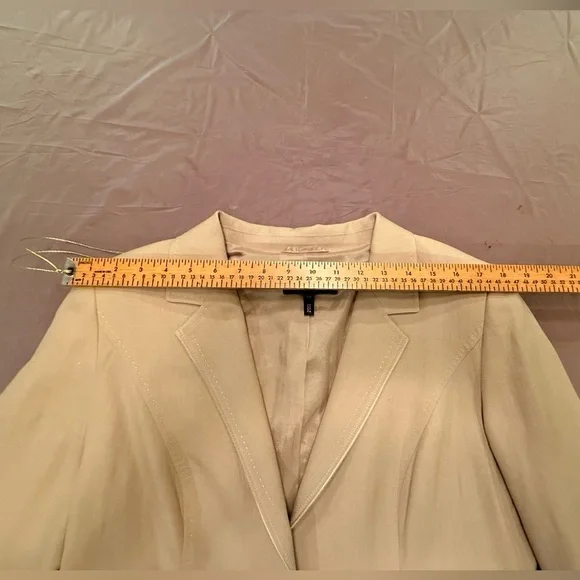 Escada Linen Cream Pleat back Blazer/Jacket Size 44/XL MSRP $325 - Picture 4 of 15